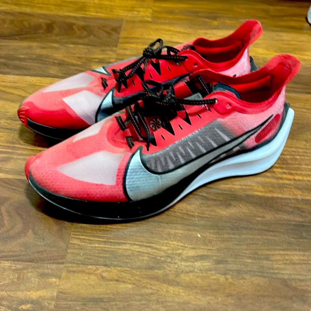 Nike zoom gravity